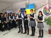 Стильный школьный жилет