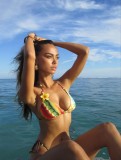 Мокренькая девочка ждет бурного отдыха этой ночью