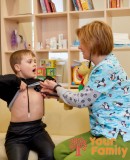 Профілактичний огляд для дітей у медичному центрі Your baby