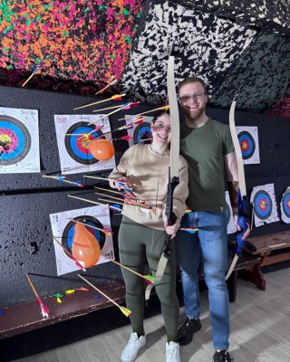 Сімейний відпочинок у Києві — стрільба з лука